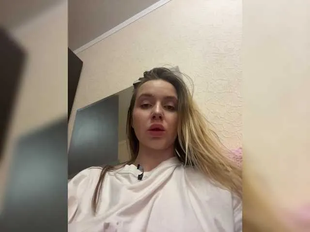 Live with EmaMillers on FliCam Image 7