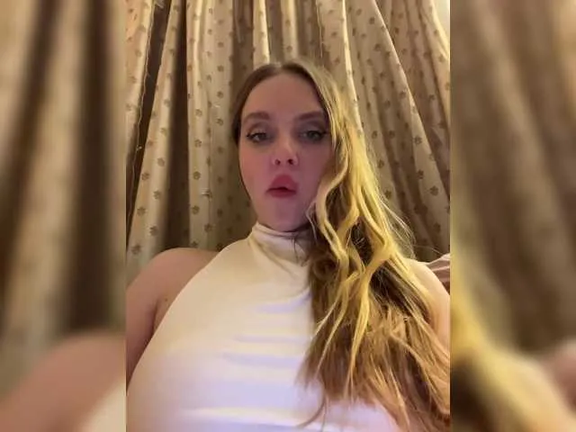 Live with EmaMillers on FliCam Image 9