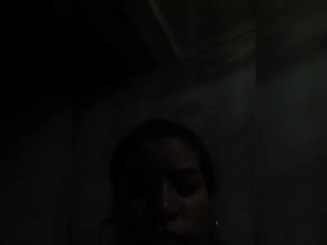 Ely19 – webcam model profile photo Image 3
