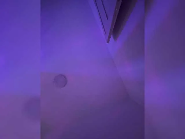 VaniaLee – webcam model profile photo Image 16