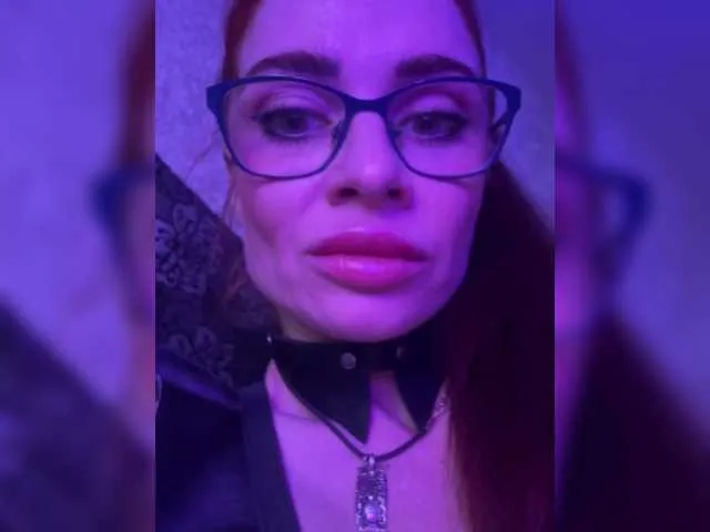 CaitlynEstrada – webcam model profile photo Image 4