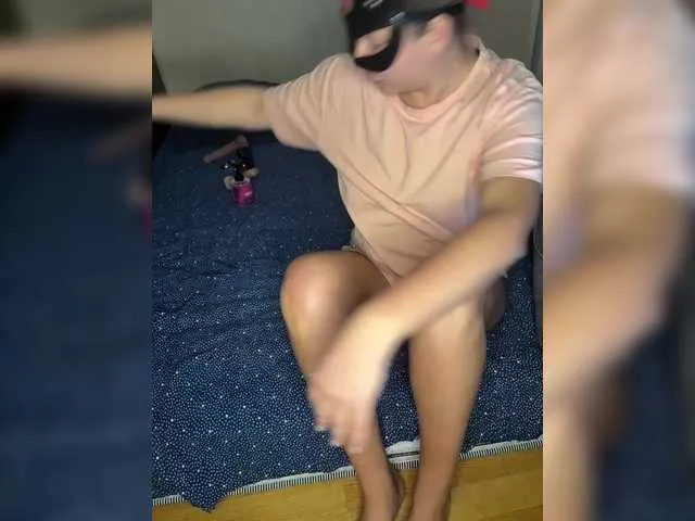 Holly-Glamour – webcam model profile photo Image 9