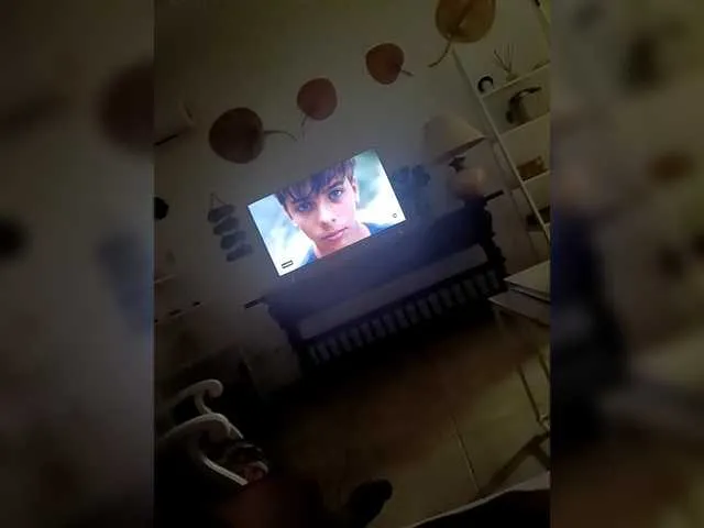 riri_brunnete – webcam model profile photo Image 3