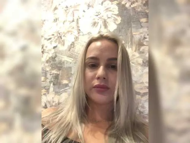 Live with DaphneWayne on FliCam Image 3