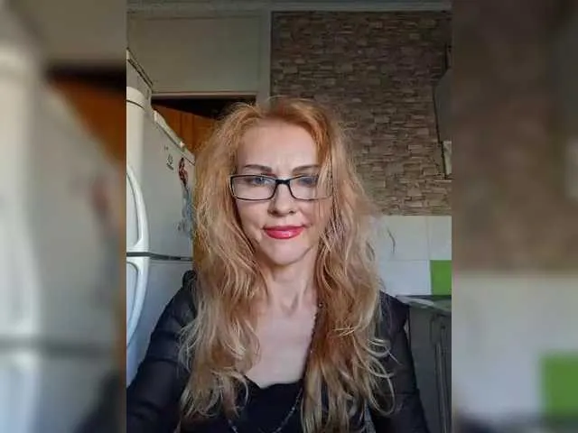 NaughtyLittleLouise – webcam model profile photo Image 16