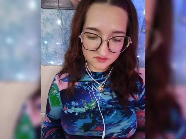 GlamNova – webcam model profile photo Image 13