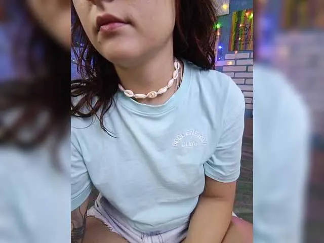 GlamNova – webcam model profile photo Image 9