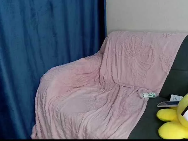 __KAMI_Off_ – webcam model profile photo Image 12
