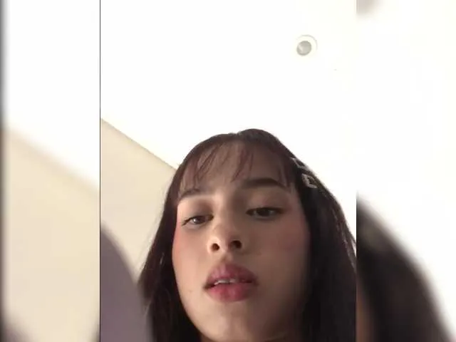 SandiSquirts – webcam model profile photo Image 3