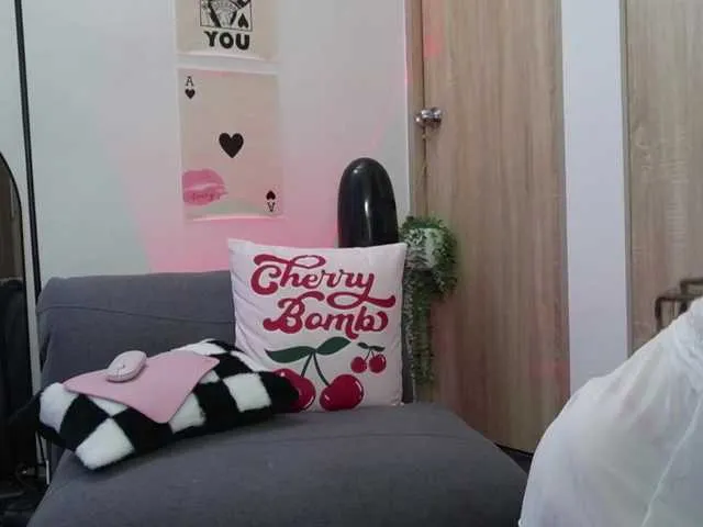 SandiSquirts – webcam model profile photo Image 9