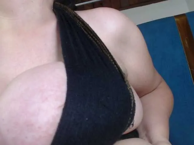 HanaSong – webcam model profile photo Image 2