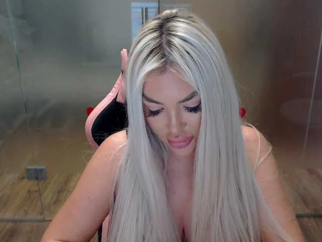 BigBoobsCassidy – webcam model profile photo Image 14