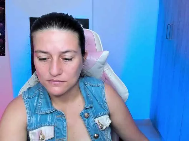 Fantastic_Ellie – webcam model profile photo Image 12