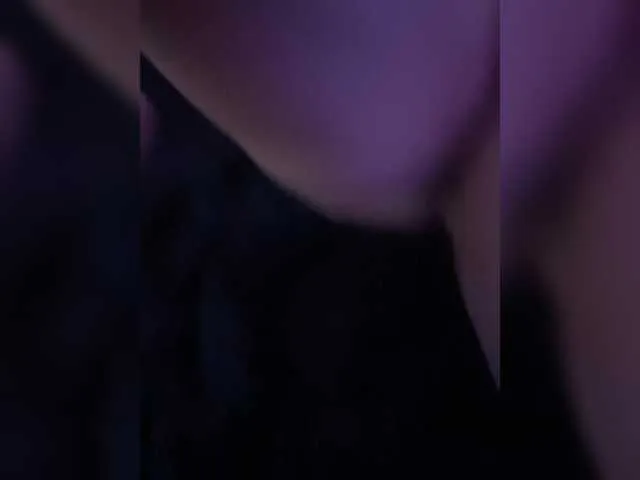 KiraHill – webcam model profile photo Image 13