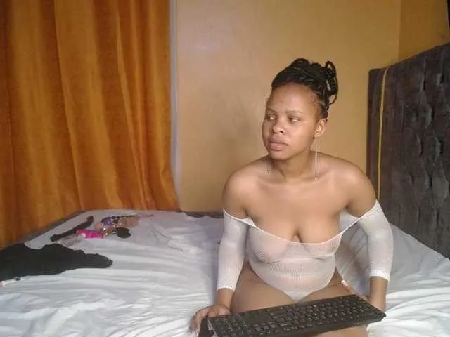 FABYIA – webcam model profile photo Image 10