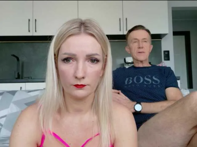 Live with NathalyBloom on FliCam Image 3