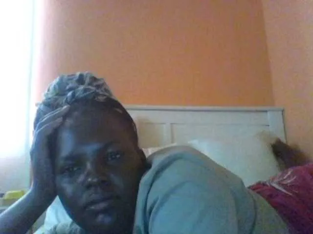 LilyDevelin – webcam model profile photo Image 5