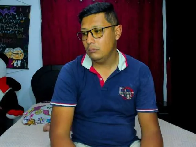 Donovan_Desmond – webcam model profile photo Image 3
