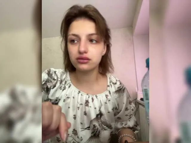 KarlaBr – webcam model profile photo Image 3