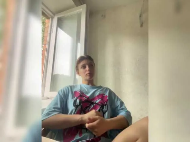 KarlaBr – webcam model profile photo Image 7