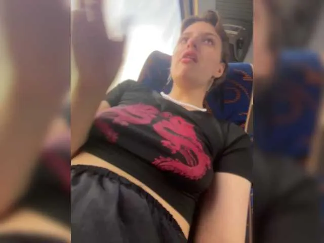 KarlaBr – webcam model profile photo Image 8