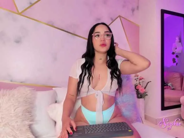 StarletGlam – webcam model profile photo Image 14
