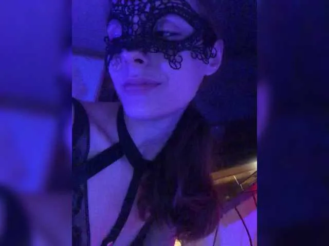 AlissMoon – webcam model profile photo Image 12