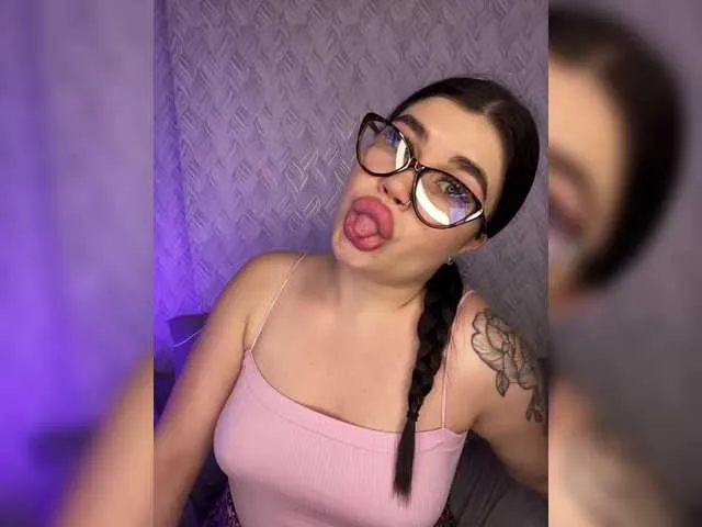 AriaBennet – webcam model profile photo Image 2