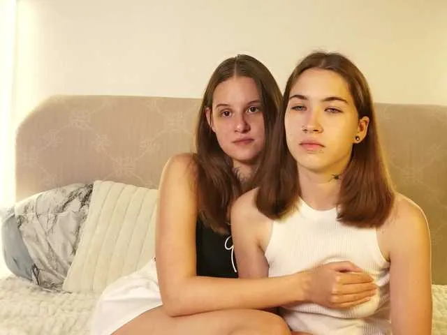 your_world – webcam model profile photo Image 10