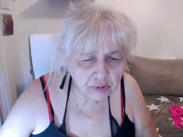 IvanaMae – webcam model profile photo Image 4