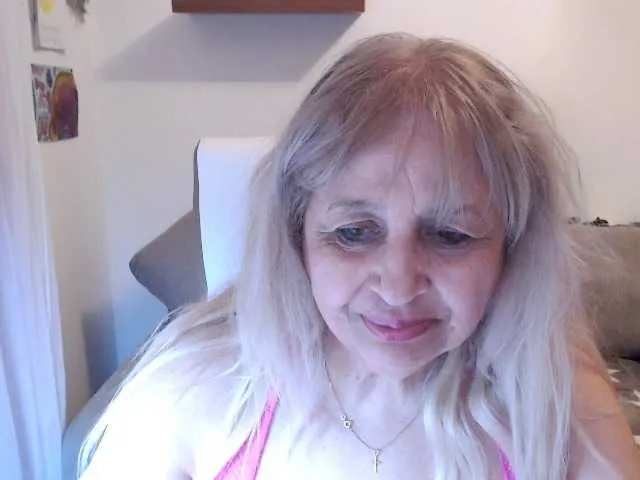 IvanaMae – webcam model profile photo Image 6
