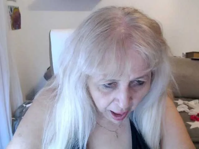 IvanaMae – webcam model profile photo Image 9