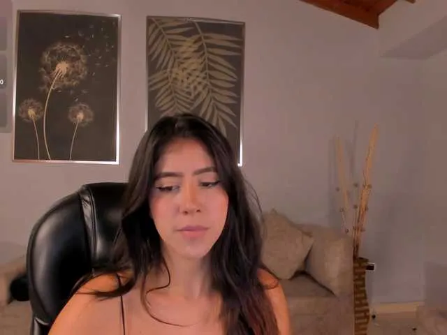 RosieFernandez – webcam model profile photo Image 6