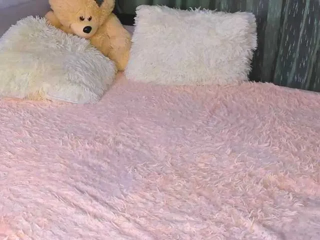 Live with ValeriaLara on FliCam Image 6