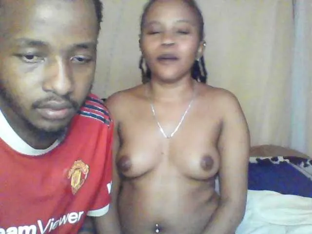 LauraCaruso – webcam model profile photo Image 14