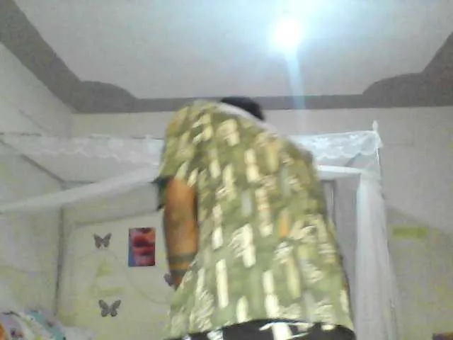 LauraCaruso – webcam model profile photo Image 6