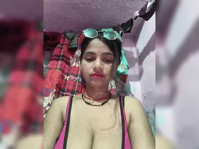 IamCrystal2 – webcam model profile photo Image 10