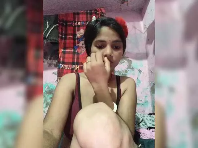 IamCrystal2 – webcam model profile photo Image 14