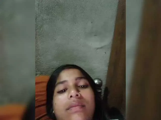 IamCrystal2 – webcam model profile photo Image 15