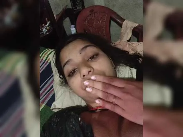 IamCrystal2 – webcam model profile photo Image 8