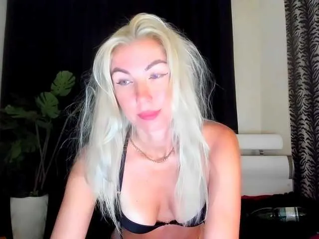 SeductiveMahira – webcam model profile photo Image 17