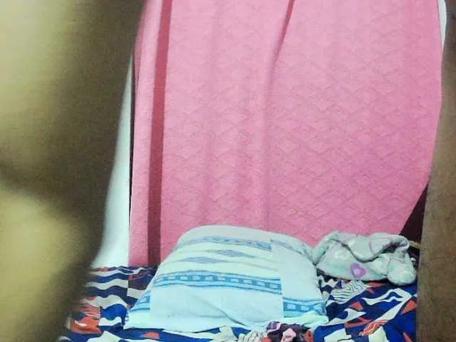 MiraLocks – webcam model profile photo Image 7