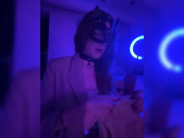 ShainaVaasquez – webcam model profile photo Image 14