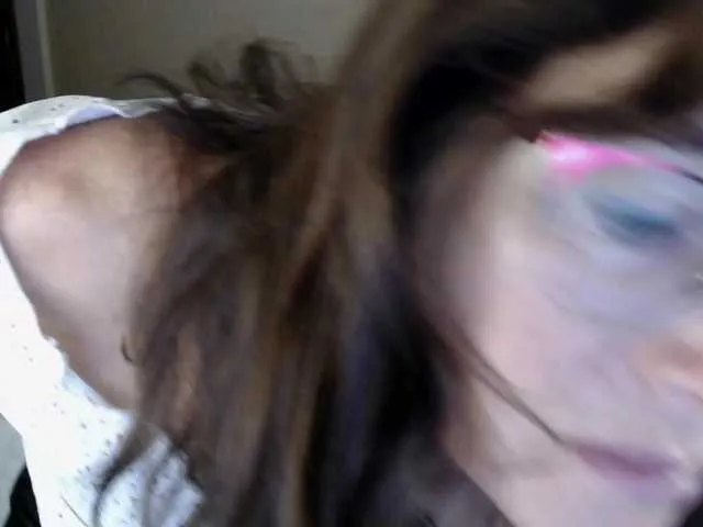 MiraDelynn – webcam model profile photo Image 12