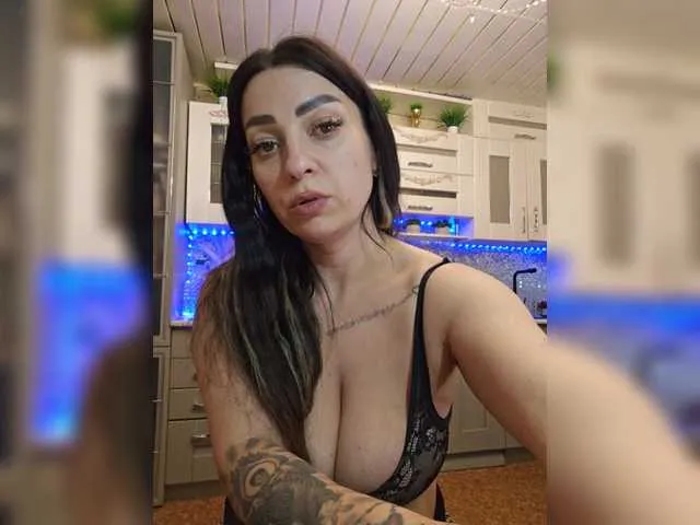 RoxanneMils – webcam model profile photo Image 8