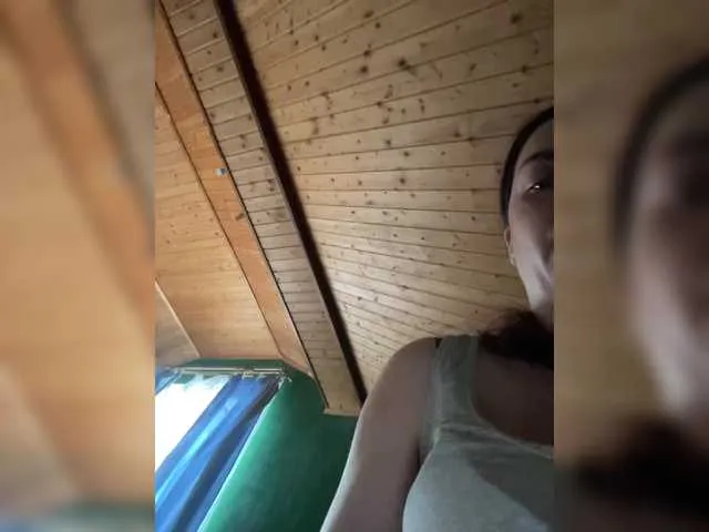 Wow-nisha – webcam model profile photo Image 2