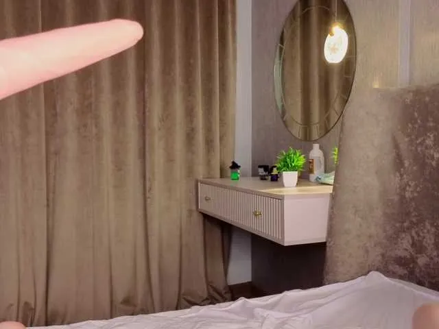 LissyLuxe – webcam model profile photo Image 4