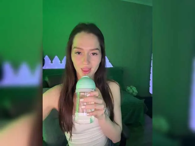 GianaBravo – webcam model profile photo Image 13