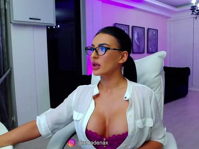 Live with ChloeXSecret on FliCam Image 4