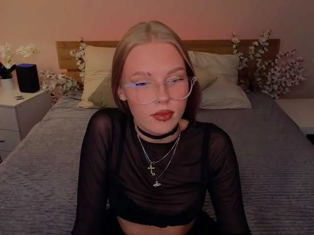 HanaSong – webcam model profile photo Image 11